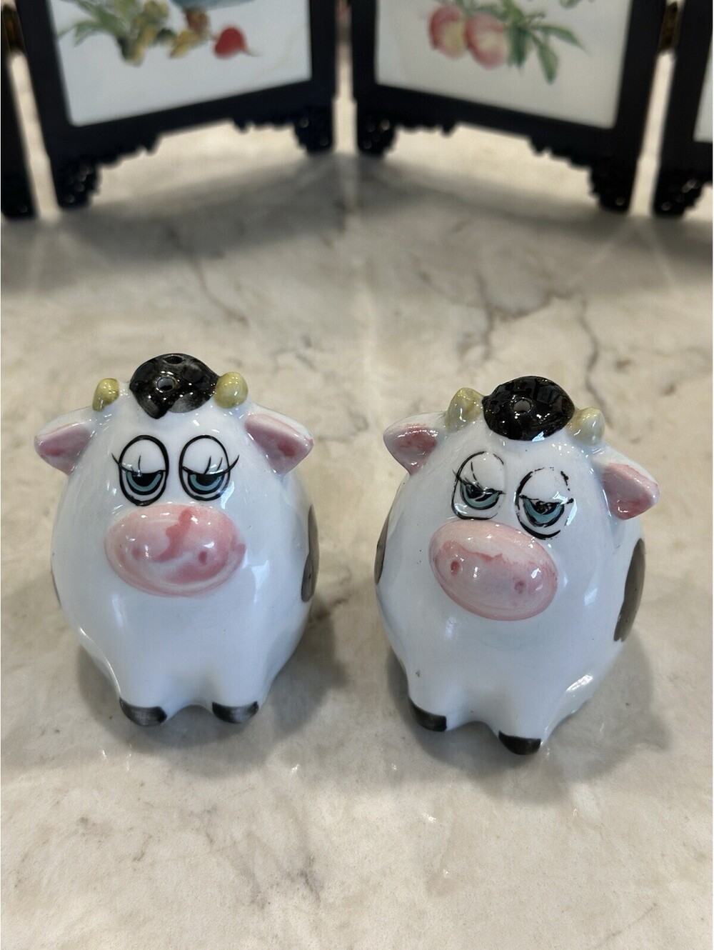 Vintage Ceramic Cow Salt and Pepper 2.50 Inches Tall Set of 2 Farmhouse Decor